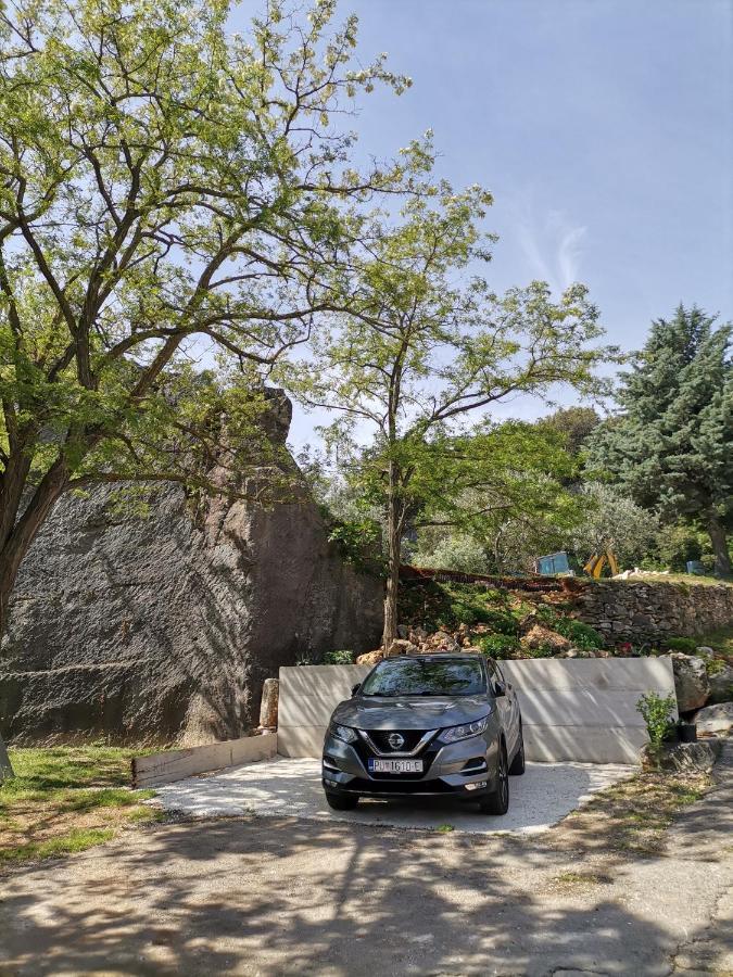 Ferienwohnung Cave With Free Parking Pula Exterior foto